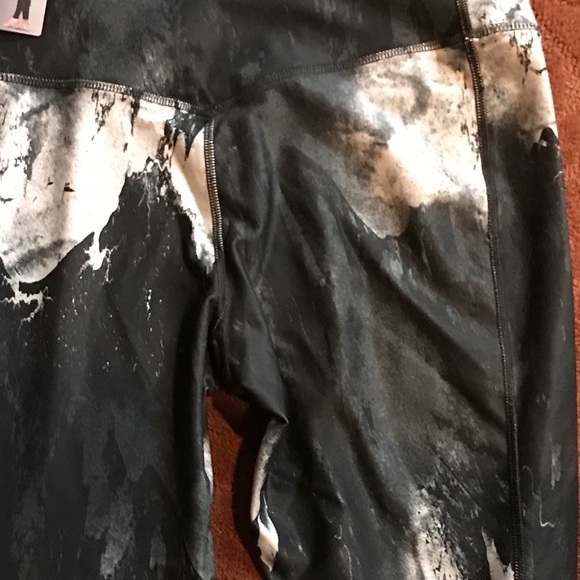 💧Alert Nike work out pants tie dye pattern - Picture 2 of 3